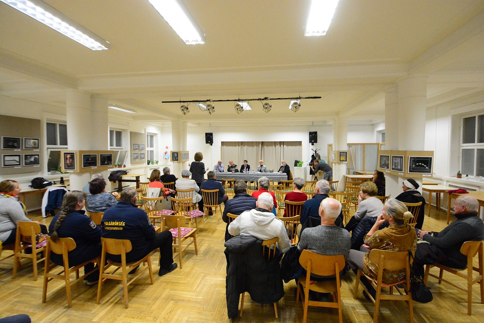 Közlekedés és útfelújítások - lakossági fórum volt a Búr telepen élőknek